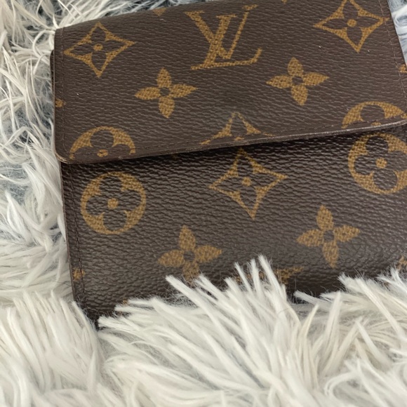 Louis Vuitton Handbags - Louis Vuitton Portefeiulle Elise authentic